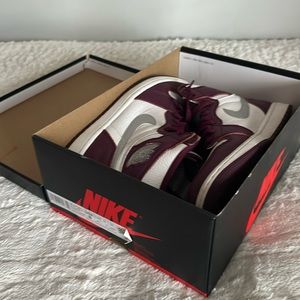 Jordan 1 High Bordeaux